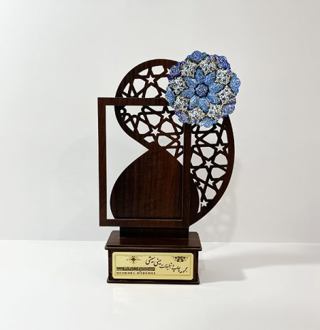 تندیس بشقاب مینا لوح دار